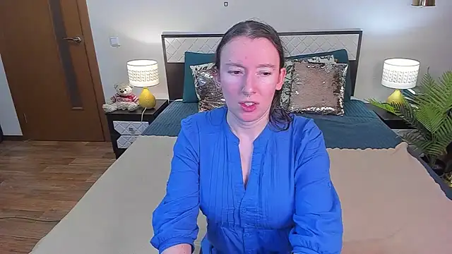 Snapshot of CatherineWalls chatting on 06-01-26, 02:56 CatherineWalls online show from 06-01-26, 02:56