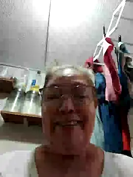 Vicky Rosse online show from 11-15-25, 04:44