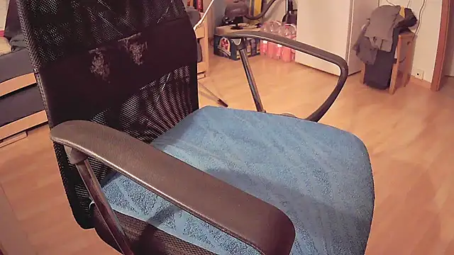 lumpi99 online show from 11-28-25, 04:01