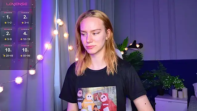 Ramona    online show from 10-10-25, 06:03