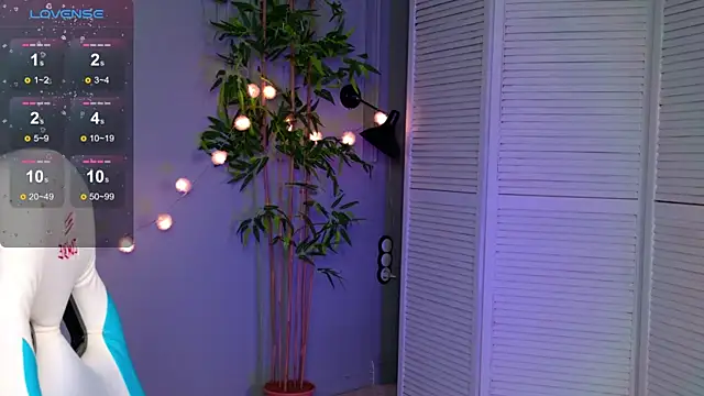 Ramona    online show from 04-15-26, 02:32