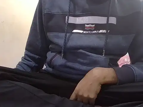 Snapshot of aakash_ModelBrown chatting on 12-14-24, 11:39 aakash ModelBrown online show from 12-14-24, 11:39