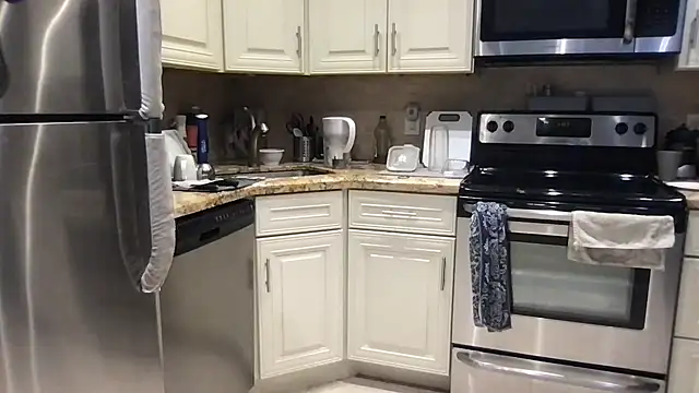 BigGuyMuscle online show from 03-16-26, 03:59