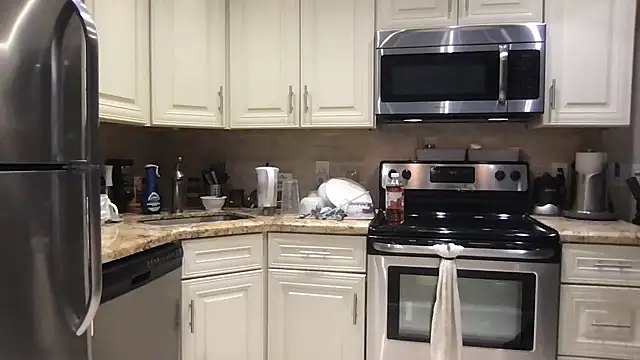 BigGuyMuscle online show from 11-19-25, 08:53