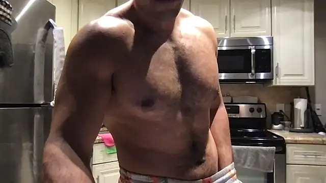 Snapshot of BigGuyMuscle chatting on 06-16-26, 04:45 BigGuyMuscle online show from 06-16-26, 04:45