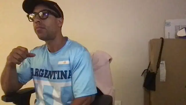 BigGuyMuscle online show from 03-18-25, 03:12