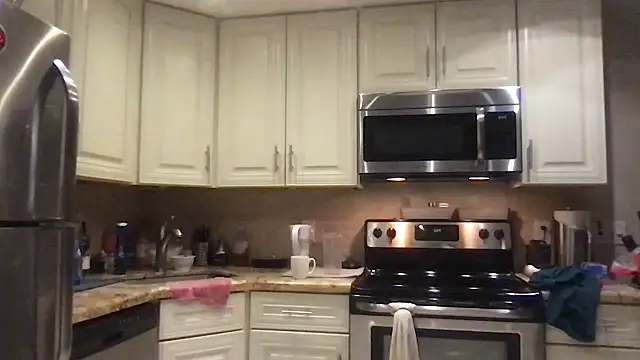 BigGuyMuscle online show from 12-17-25, 10:09