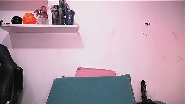 alexaa walker online show from 10-26-25, 12:27