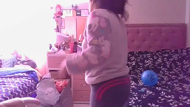 annarose19 online show from 12-19-25, 08:11