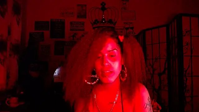 Snapshot of latinacubana chatting on 04-09-26, 10:21 latinacubana online show from 04-09-26, 10:21