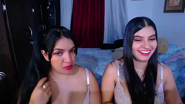 Snapshot of Sharlottee chatting on 05-04-26, 10:45 Sharlottee online show from 05-04-26, 10:45