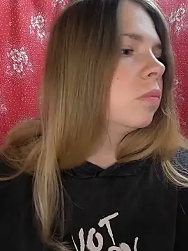 Snapshot of Zuli_Kiska chatting on 05-28-26, 05:26 Zuli Kiska online show from 05-28-26, 05:26