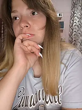 Snapshot of Zuli_Kiska chatting on 07-28-26, 05:37 Zuli Kiska online show from 07-28-26, 05:37