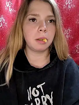 Zuli Kiska online show from 10-13-25, 10:50