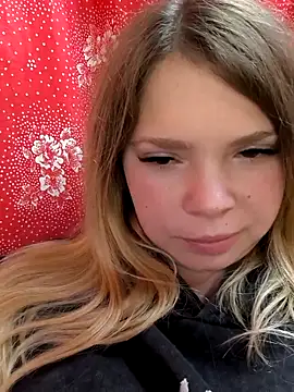 Zuli Kiska online show from 10-27-25, 08:37