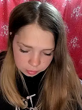 Snapshot of Zuli_Kiska chatting on 05-11-26, 03:30 Zuli Kiska online show from 05-11-26, 03:30