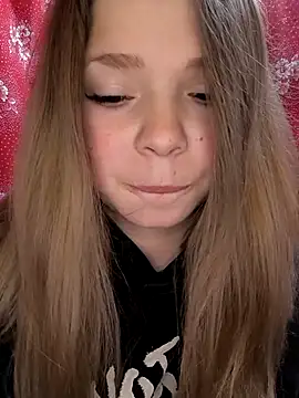 Zuli Kiska online show from 12-14-25, 08:25