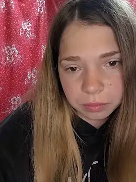 Snapshot of Zuli_Kiska chatting on 06-08-26, 03:18 Zuli Kiska online show from 06-08-26, 03:18