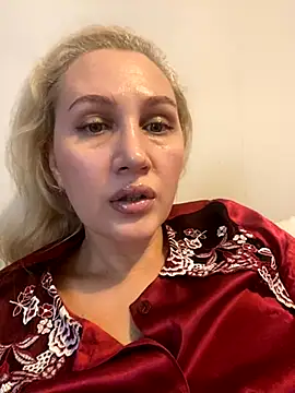 Snapshot of YourBlondee chatting on 11-24-25, 03:28 YourBlondee online show from 11-24-25, 03:28