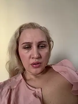 Snapshot of YourBlondee chatting on 02-13-26, 02:55 YourBlondee online show from 02-13-26, 02:55