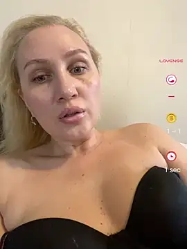 YourBlondee online show from 05-08-26, 03:32