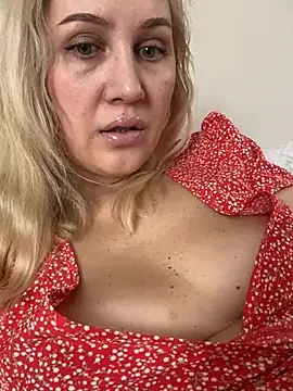 Snapshot of YourBlondee chatting on 02-24-26, 03:18 YourBlondee online show from 02-24-26, 03:18