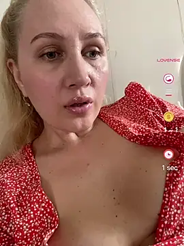 YourBlondee online show from 04-26-26, 11:07