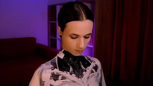 ItsAlisia online show from 11-05-25, 01:36