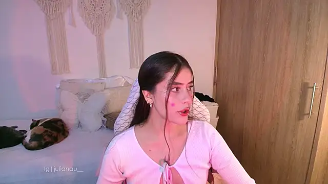 Snapshot of iriswest_ chatting on 05-16-26, 12:42 iriswest online show from 05-16-26, 12:42