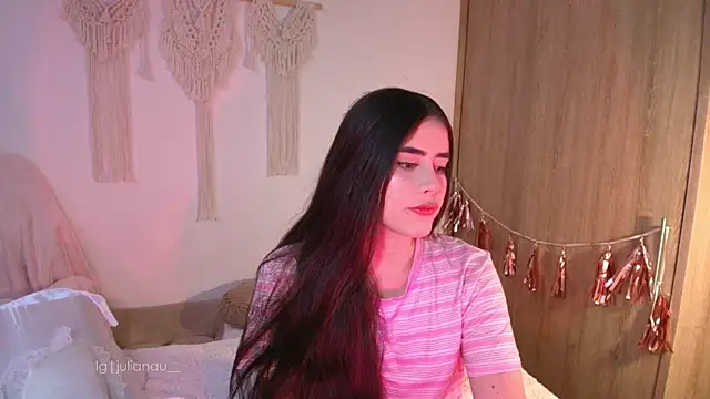 Snapshot of iriswest_ chatting on 05-24-26, 02:00 iriswest online show from 05-24-26, 02:00