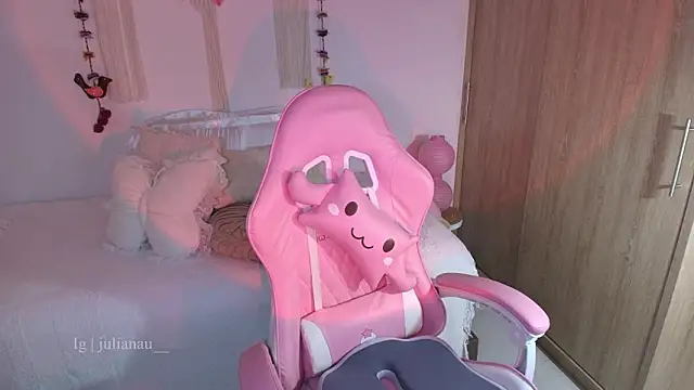 iriswest  online show from 03-12-26, 11:42