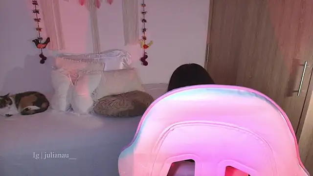 iriswest  online show from 03-10-26, 12:25