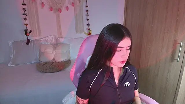 iriswest  online show from 03-12-26, 02:06