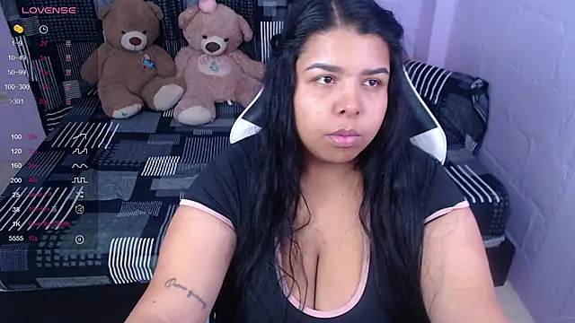 Snapshot of SaLomeJonees chatting on 10-11-25, 11:22 SaLomeJonees online show from 10-11-25, 11:22
