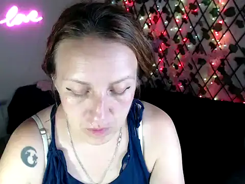 Snapshot of kittykalor09 chatting on 05-21-26, 02:53 kittykalor09 online show from 05-21-26, 02:53