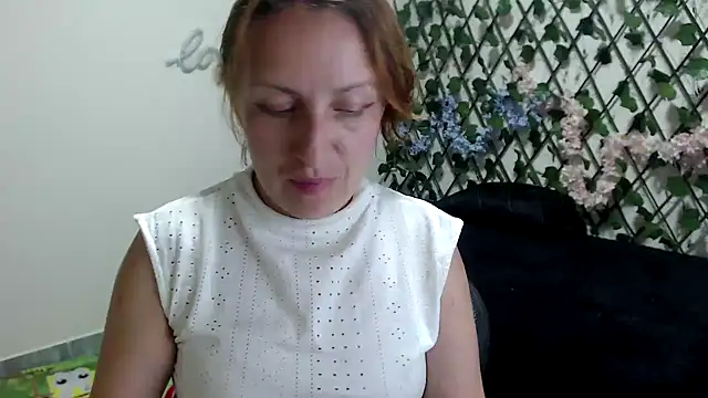 Snapshot of kittykalor09 chatting on 06-06-26, 03:56 kittykalor09 online show from 06-06-26, 03:56