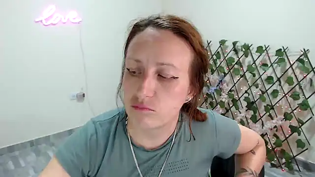 Snapshot of kittykalor09 chatting on 05-08-26, 01:53 kittykalor09 online show from 05-08-26, 01:53
