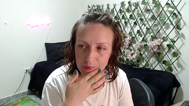 Snapshot of kittykalor09 chatting on 05-26-26, 01:15 kittykalor09 online show from 05-26-26, 01:15