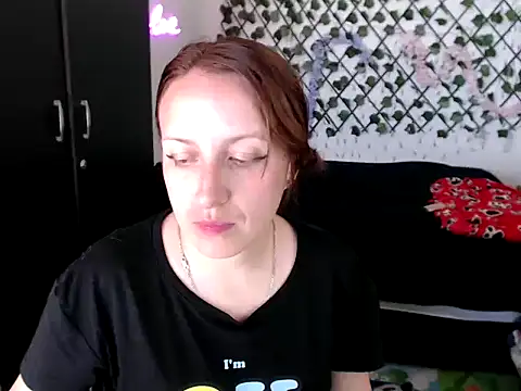 kittykalor09 online show from 04-05-26, 04:35