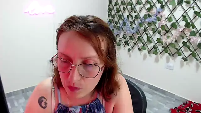 Snapshot of kittykalor09 chatting on 04-28-26, 06:01 kittykalor09 online show from 04-28-26, 06:01