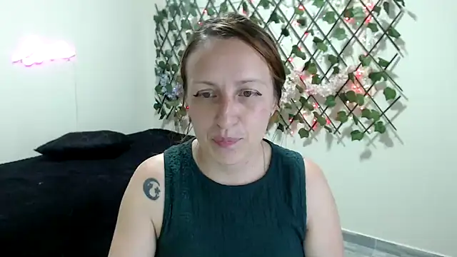 Snapshot of kittykalor09 chatting on 05-18-26, 12:22 kittykalor09 online show from 05-18-26, 12:22