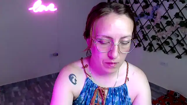 Snapshot of kittykalor09 chatting on 04-21-26, 12:45 kittykalor09 online show from 04-21-26, 12:45