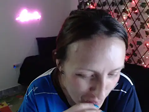 Snapshot of kittykalor09 chatting on 05-24-26, 01:27 kittykalor09 online show from 05-24-26, 01:27
