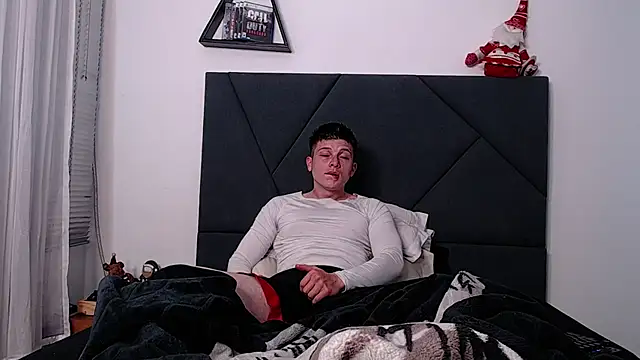 Snapshot of MathewCollin chatting on 12-28-24, 01:17 MathewCollin online show from 12-28-24, 01:17