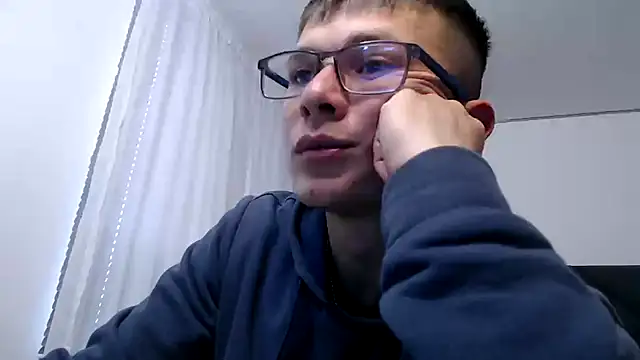 Snapshot of MathewCollin chatting on 03-20-25, 03:47 MathewCollin online show from 03-20-25, 03:47