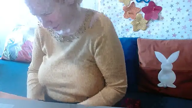 Snapshot of QueenLana chatting on 06-02-26, 07:52 QueenLana online show from 06-02-26, 07:52