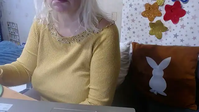 QueenLana online show from 10-27-25, 10:27