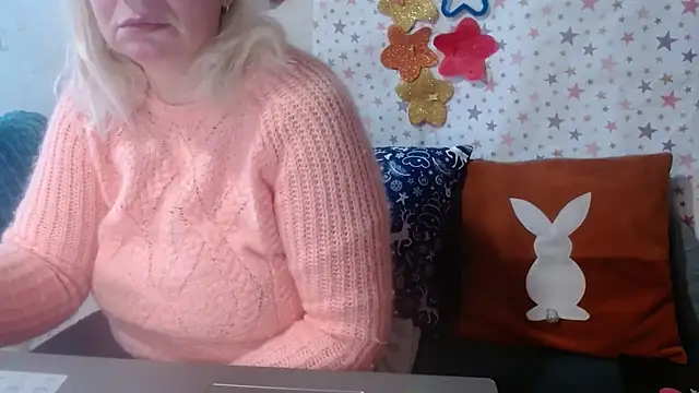 QueenLana online show from 12-15-25, 11:16