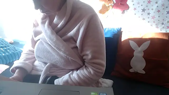 Snapshot of QueenLana chatting on 04-18-26, 04:59 QueenLana online show from 04-18-26, 04:59