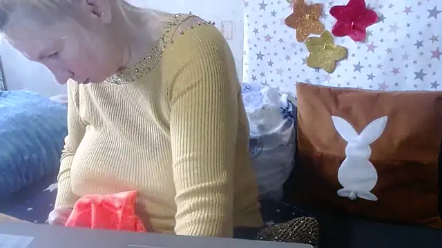 QueenLana online show from 10-29-25, 05:39